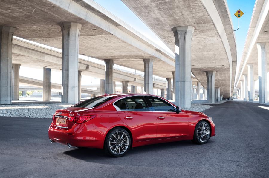  Infiniti Q50 Red Sport 400 2016 года  (NA) (фото 13 из 36)